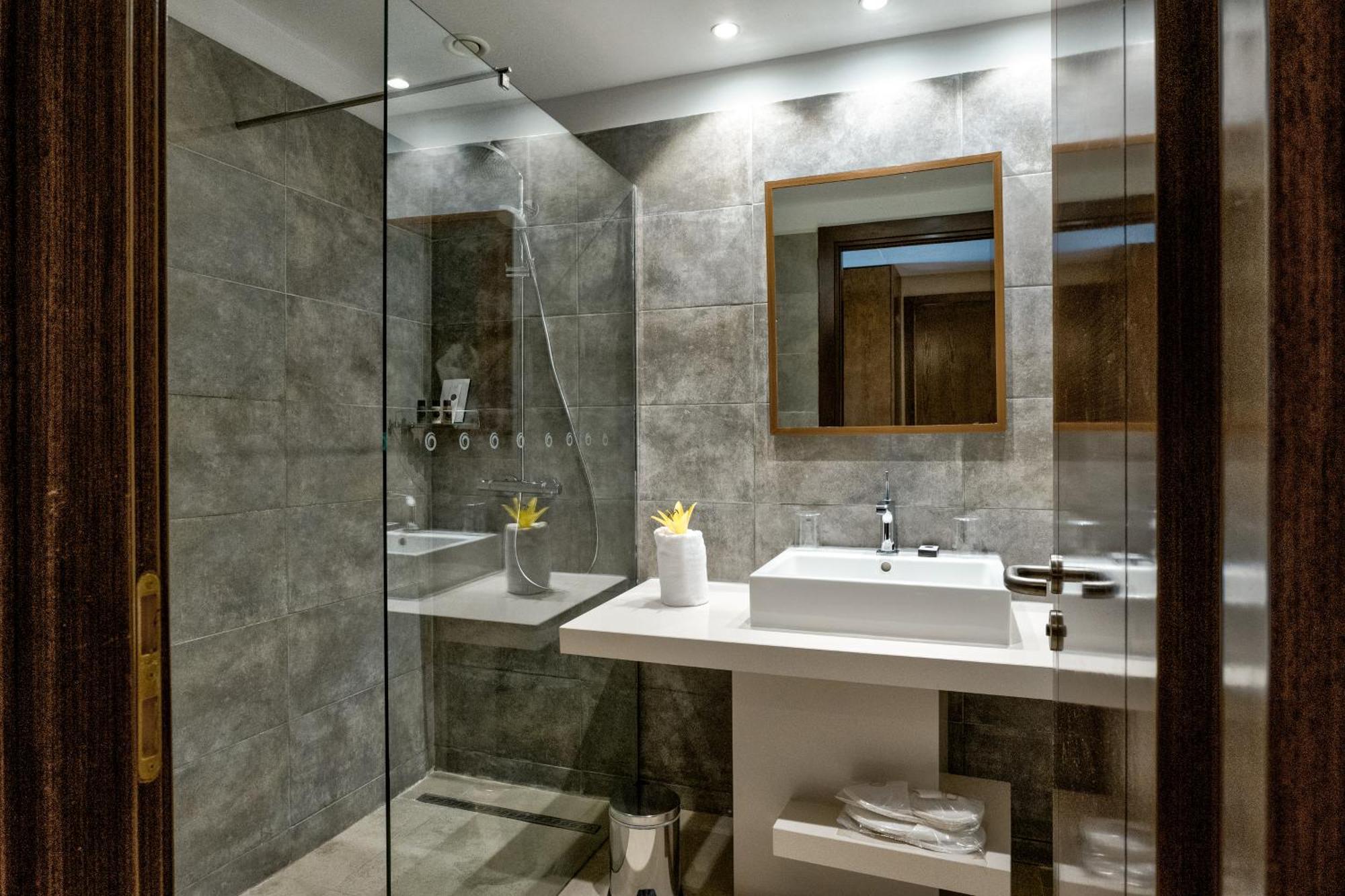 La Cigale Tabarka Hotel Eksteriør billede Bathroom