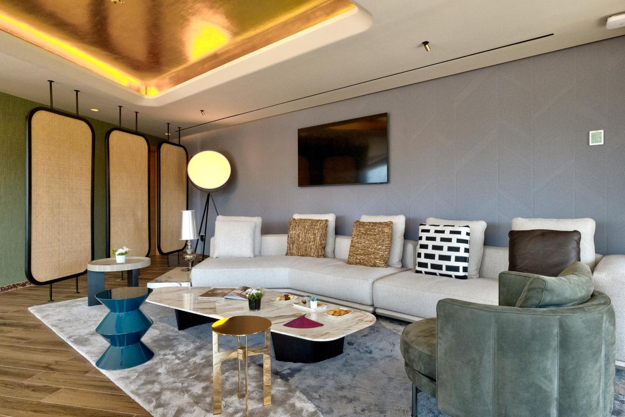 La Cigale Tabarka Hotel Eksteriør billede The living room of a suite at the Ritz-Carlton, DIFC