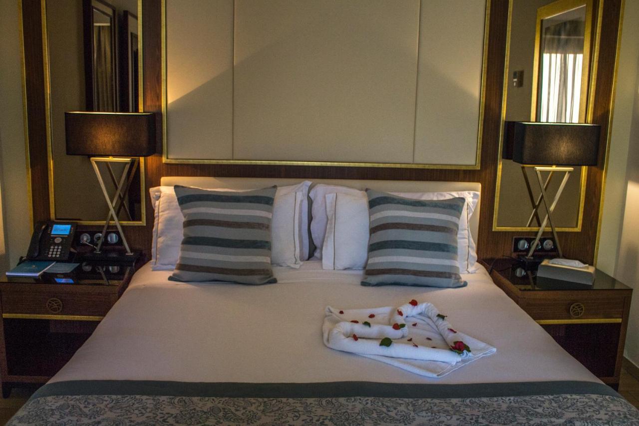 La Cigale Tabarka Hotel Eksteriør billede A bed